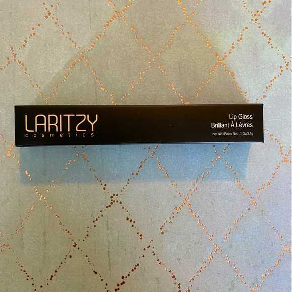 Laritzy Makeup Bundle  - Lip Liner - Lip Colours - Brand new and never opened! - Picture 5 of 8